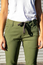 Load image into Gallery viewer, 686 Women&#39;s Everywhere Multi Pant
