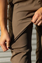 Load image into Gallery viewer, 686 Women&#39;s Everywhere Multi Pant
